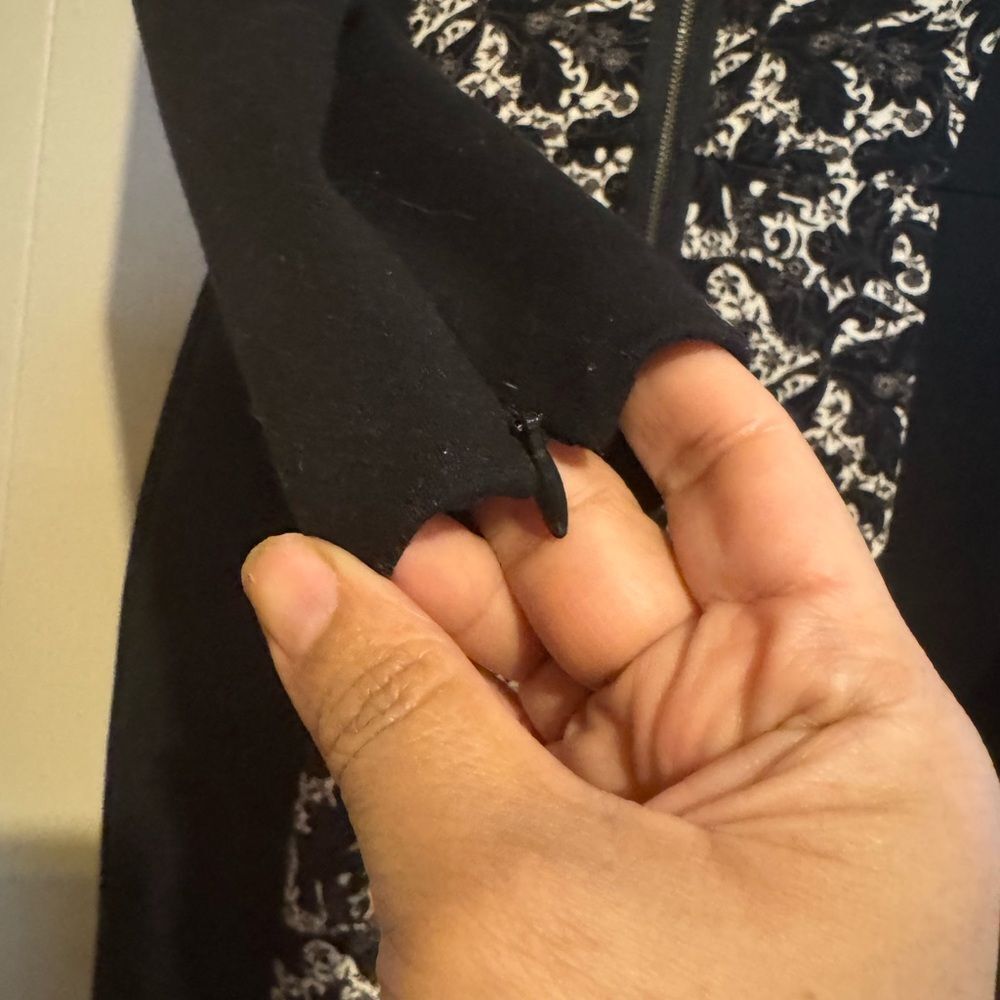 CLUB MONACO Wom Sz 2‎ Ashton Dress Ponte Knit Black Exposed Zip Leaf Print Black - Picture 8 of 8
